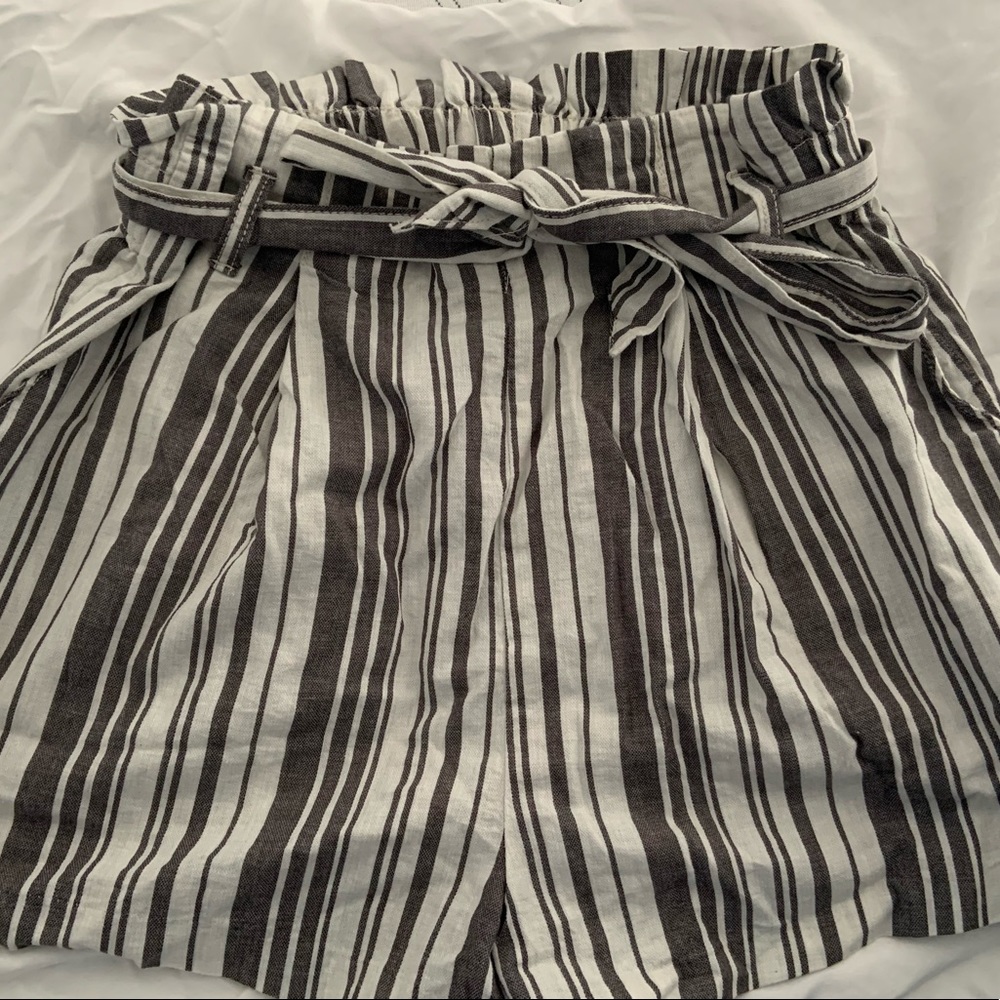 H&M paper-bag shorts